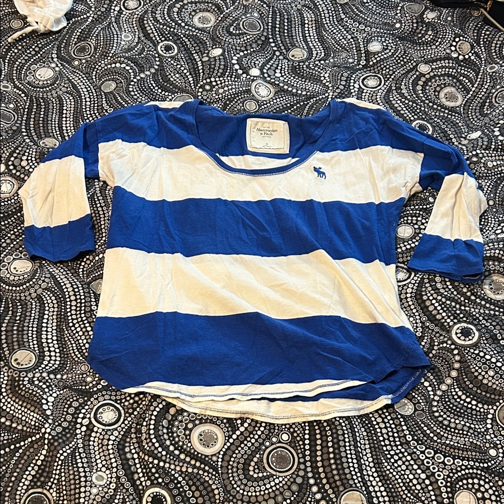Abercrombie & Fitch Womens M Blue and White Striped Half Sleeve Tee